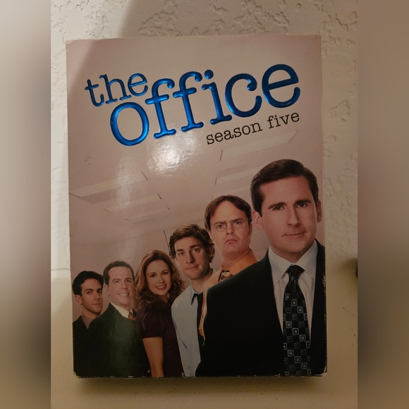 The Office Season 5 - Picture 1 of 3